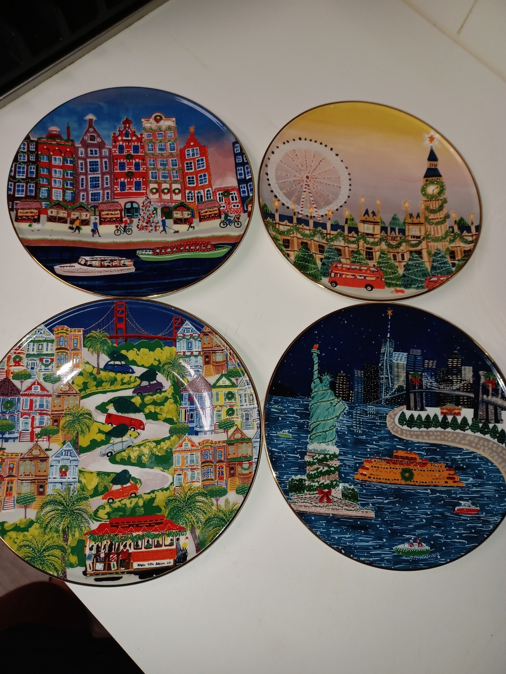 Anthropologie Christmas In The City Dessert Plates